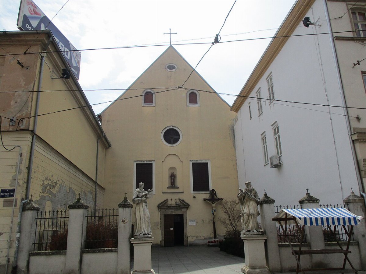Kyrkan sankt jakob med klostret osijek