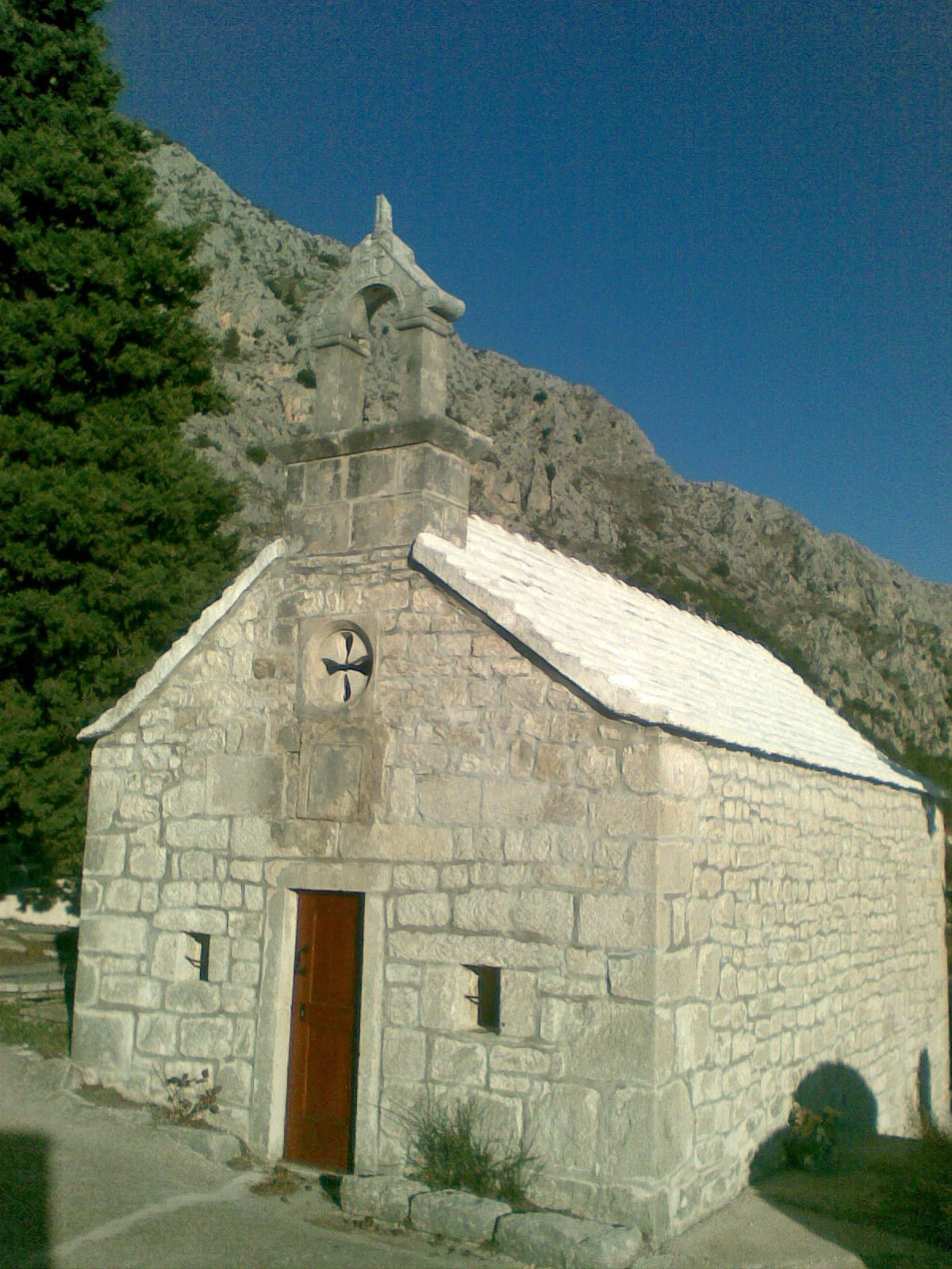 Kyrkan sankt kosmas och damianus lokva rogoznica