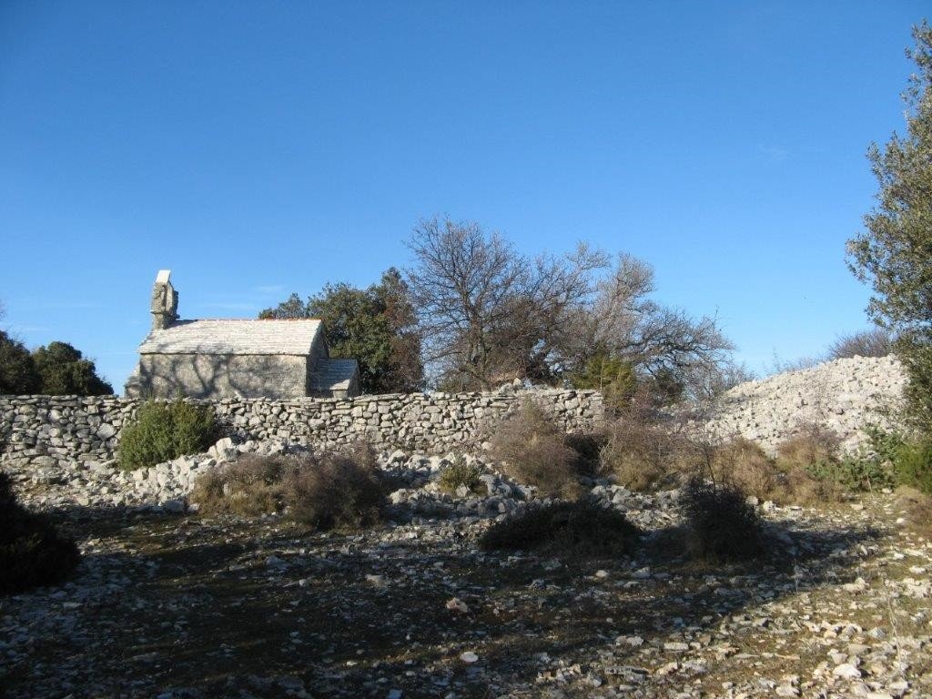 Kyrkan sankt mikael gornji humac